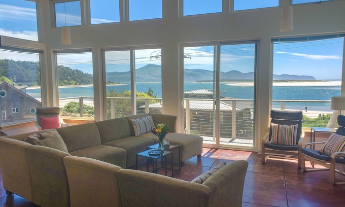 Happy Camp Hideaway House | Right across from the beach!