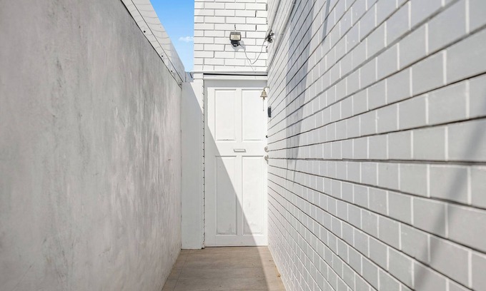 Crescent Head Apartment | RIGHT IN THE CENTRE OF IT ALL WITH OCEAN VIEWS & PET FRIENDLY!