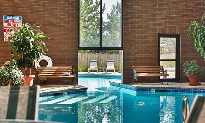 Wenatchee House | Right Near Downtown! Amazing Room, Indoor/Outdoor Pool, Enjoy the Fantastic View