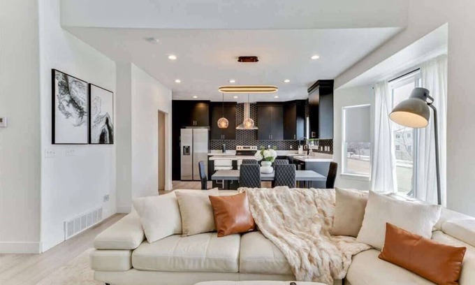 Vineyard House | Right off Freeway, Quiet Neighborhood, King Bed!