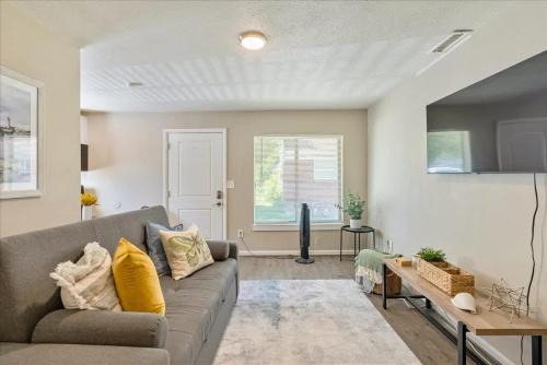 South Salt Lake House | Right off i15 Nibley Golf Course Fits Park