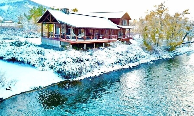 South Fork Cabin | Rio Oasis - Riverside Tranquility