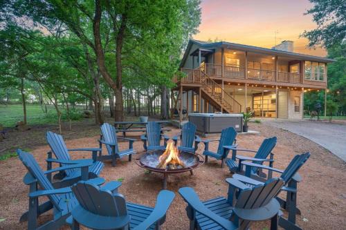 Stonewall House | Rio Ranchito, River front, Fire Pit, Views!