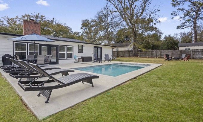 Long Beach House | Rising Tides Hideaway! HEATED POOL!