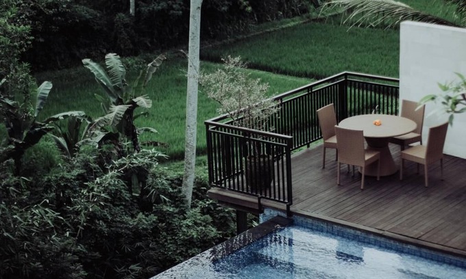 Melayang Villa | River 6 BR Private Pool - Suitable for Family & inclusive Breakfast.