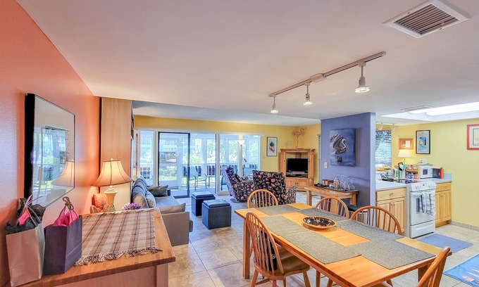 Welaka Condo | River Bend Resort - Pool/River View 1BR #A101