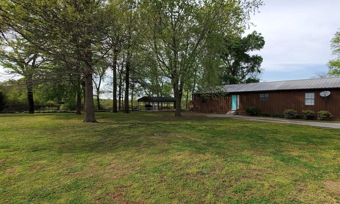 Beech Grove Cabin | River Bridge Bungalow - Located directly on the Current River in Arkansas