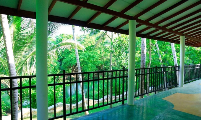 Debarawewa Hotel | River Edge