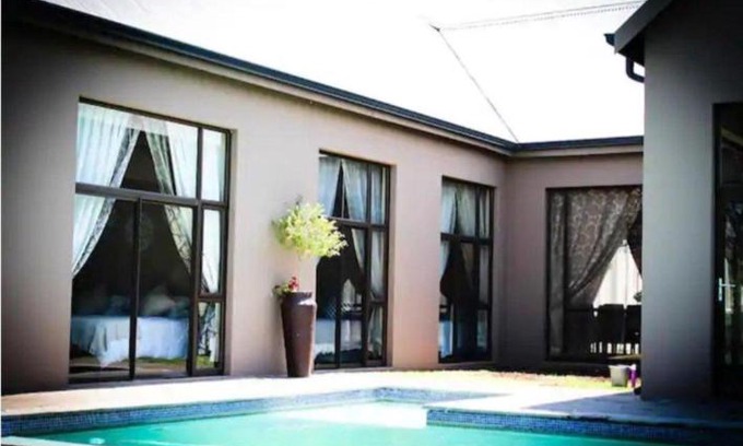 Parys House | River House