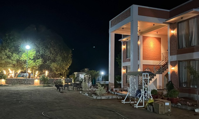 Vadgam Resort | River Resort