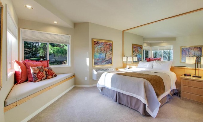 Century West House | River Ridge 313B - Meredith Lodging