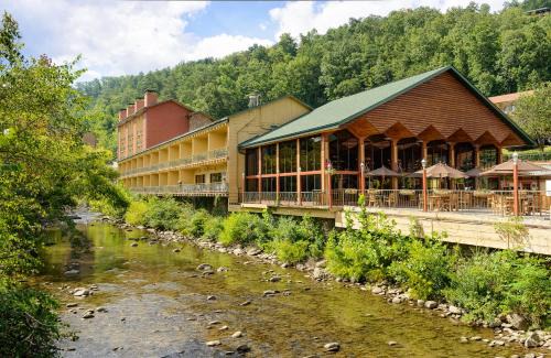 Gatlinburg Resort | River Terrace Resort & Convention Center