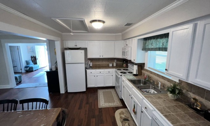 Belhaven House | "River Town Cottage"