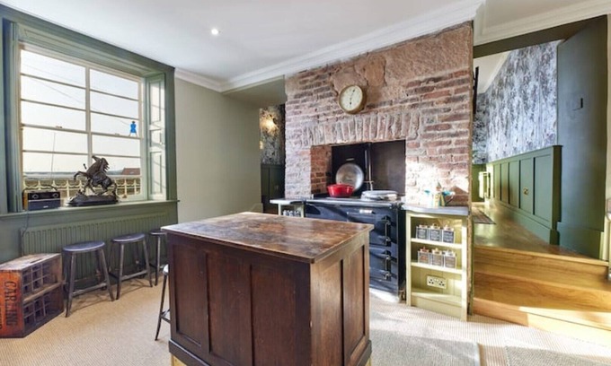 Berwick-upon-Tweed House | River View: Characterful Townhouse, Stunning Views