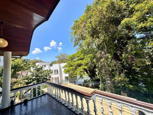 Anniwatta House | River View Home Kandy Srilanka