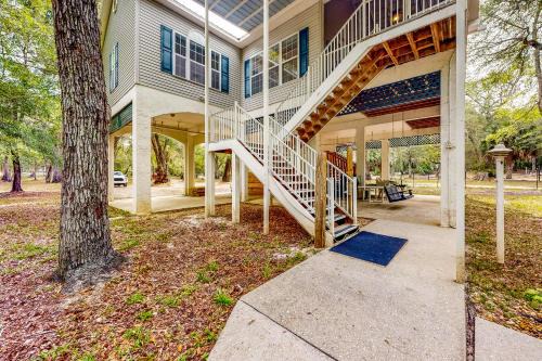 Bell House | River Watcher