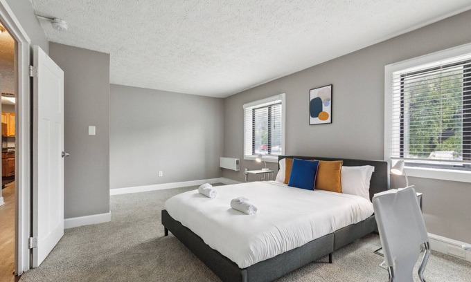 Indianapolis Apartment | River West 104 I Modern & Elegant