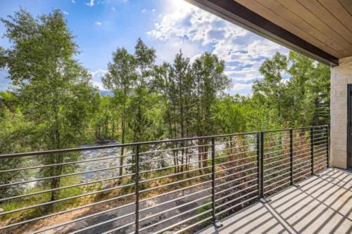 Willow Grove House | River West 822