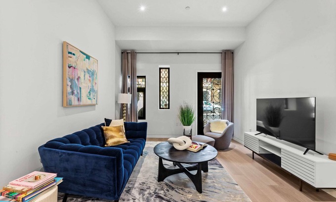 Bloomingdale Apartment | Riverbank I by Rove Travel | 1BR UWS Townhome