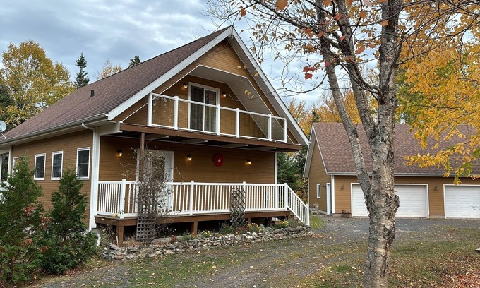 Pokemouche House | Riverfront cottage-style home in the heart of the Acadian Peninsula