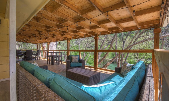 New Braunfels House | Riverfront property located directly on the Guadalupe River