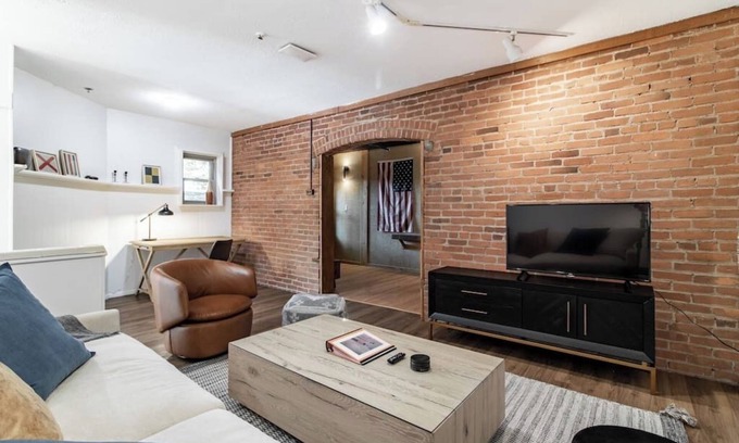 The Flats Apartment | Riverfront Retreat 2 Units 3BR Free Parking