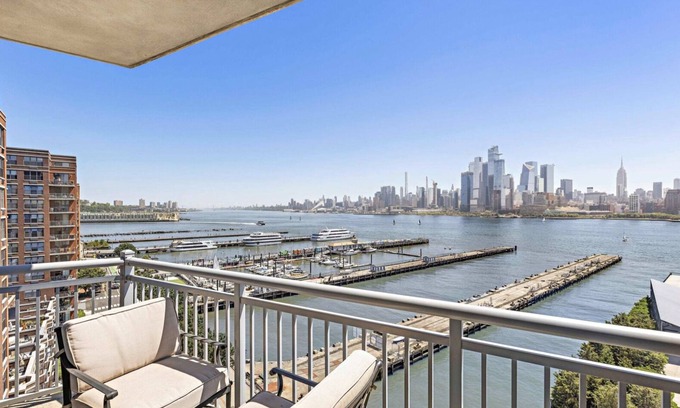Hoboken Condo | Riverfront w/NYC skyline view