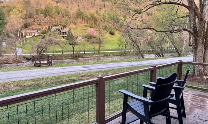 Cullowhee Cabin | Riverfront Wilderness Cabin