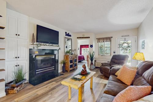 Pigeon Forge Apartment | Rivers Edge Condo 407