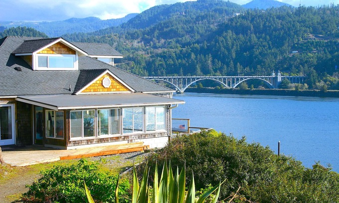 Gold Beach House | River’s End-Best Pacific Ocean and Rogue River Views on 2+Acres with a Hot Tub!