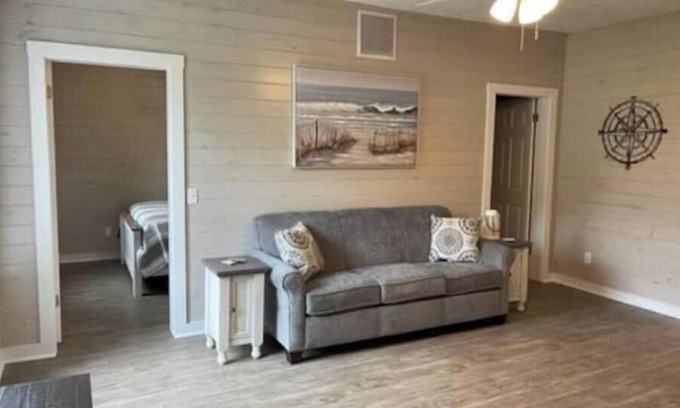 Indian River House | Riverside 3BR Retreat Tranquil & Family-Friendly