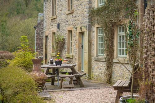 Alstonfield House | Riverside Cottage Alstonefield Peak District