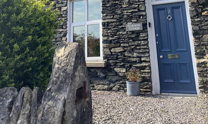 Staveley Cottage | Riverside Cottage with bike storage - just 10 mins from Windermere