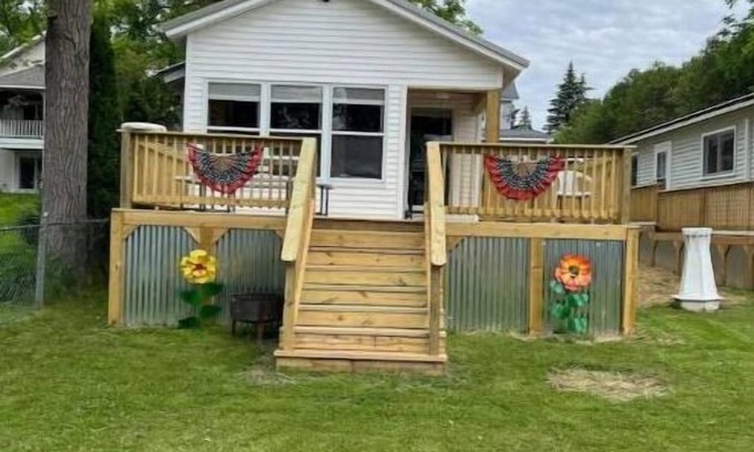 Indian River Cabin | Riverside Escape Perfect for Families & Friends