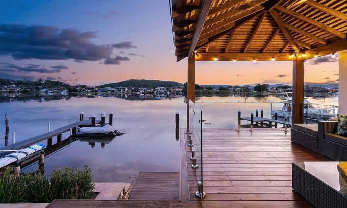 Daleys Point House | Riverside Retreat by HolidayCo.