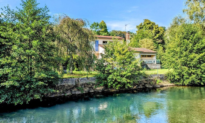 Haironville Cottage | Riverside Retreat: Heated Pool, Tennis, 5 Bedrooms, Private Parking