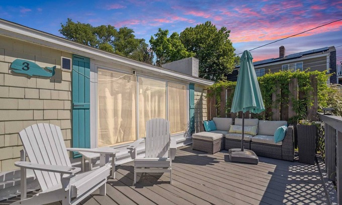 Newbury House | Riverside Retreat | Outdoor Shower | Deck