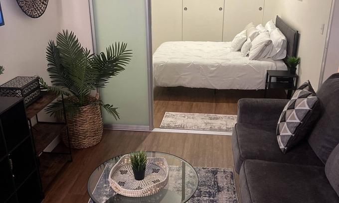 Corbett - Terwilliger - Lair Hill Apartment | Riverside- the home away from home