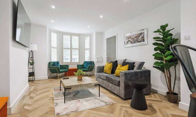 Warrington Apartment | Riverside | Work-Stay | Free Dedicated Parking
