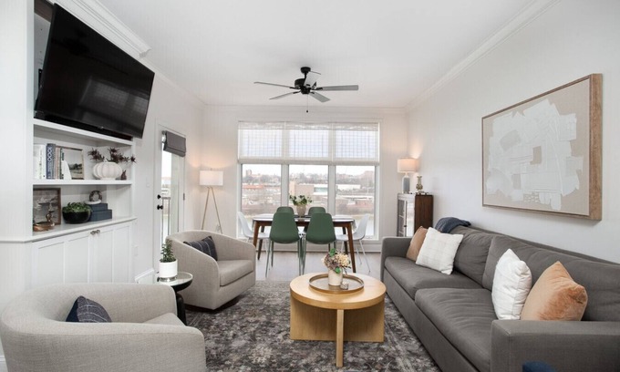 Knoxville Apartment | Rivertowne Escape | Downtown Knoxville