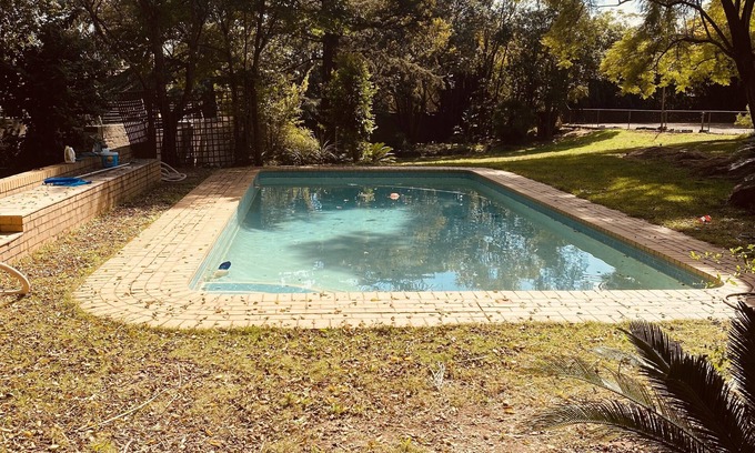 Greater Johannesburg Metropolitan Area House | Riverview House few minutes walk to all amenities