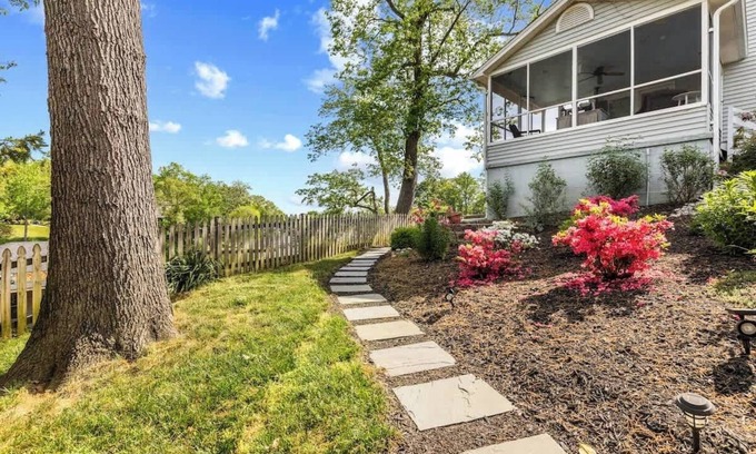 Edgewater House | Riverview Retreat on Warehouse Creek - sleeps 6