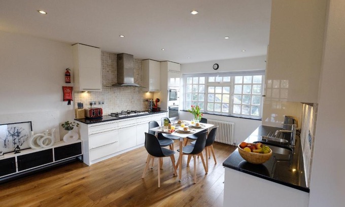 Datchet Apartment | Riverwalk Apartment North