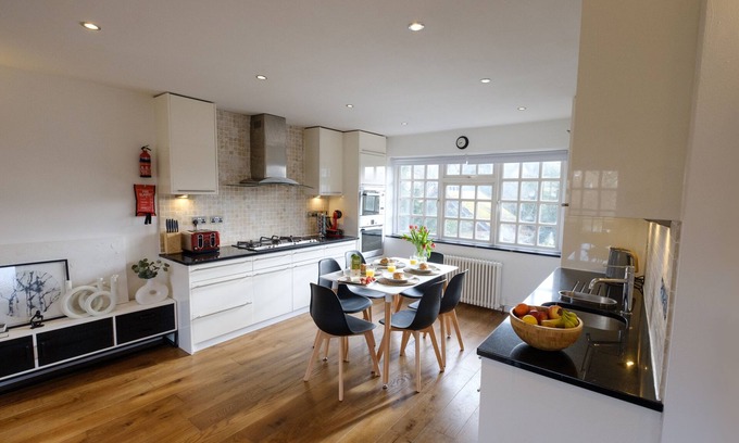 Datchet Apartment | Riverwalk Apartment North