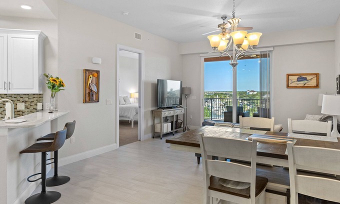 Historic District Condo | Riverwalk Condos - overlook the intercoastal!