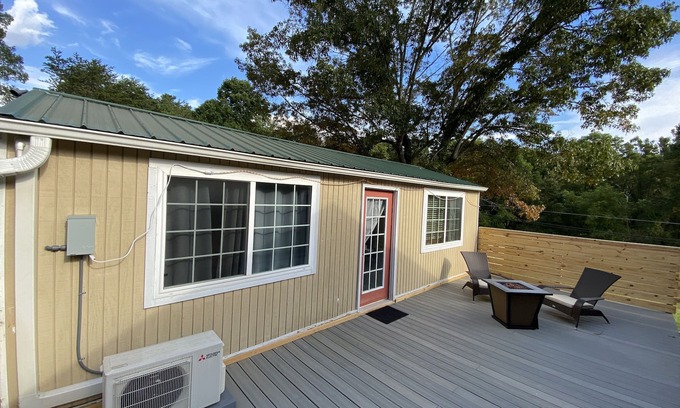 Asheville Cottage | RiverWay Cottage Asheville, 1.5miles=Blue Ridge Parkway entrance, River access