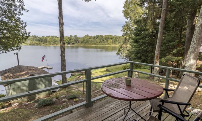 St Germain Cottage | Roads End Retreat on Lost Lake