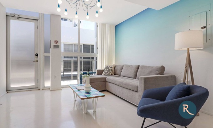 South Pointe Apartment | Roami at 250 Collins | 4 Bed Combo | Pool #31