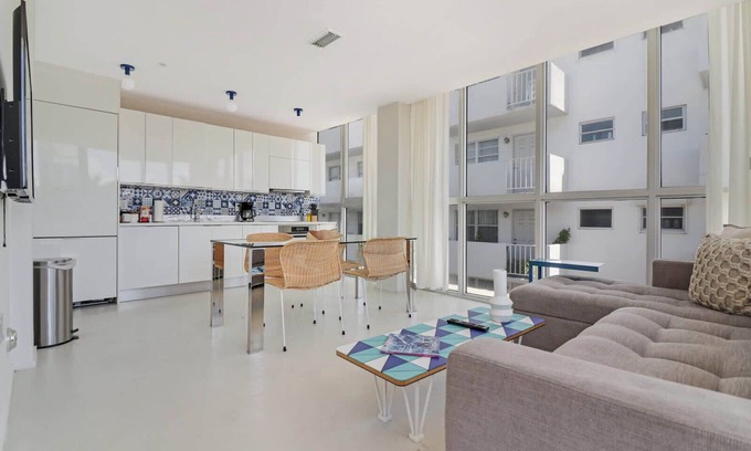 South Pointe House | Roami at 250 Collins | 3 Bed Combo | Rooftop Pool