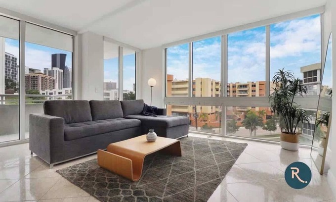 Sunny Isles Beach Apartment | Roami at Sunny Isles | Rooftop Pool | 4 BR #21